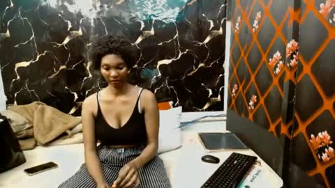 caramelminxx_ online show from 07/08/26, 07:24