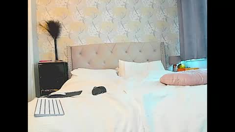 Snapshot of caramelsafiyaxo chatting on 06/22/26, 05:54 Safiya online show from 06/22/26, 05:54