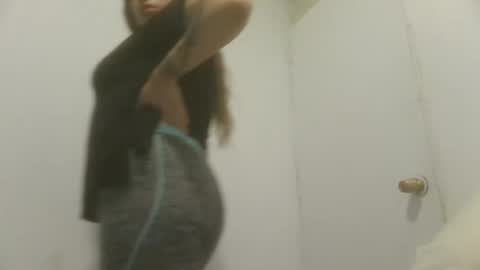 Snapshot of caravibugue chatting on 12/14/24, 07:18 caravibugue online show from 12/14/24, 07:18