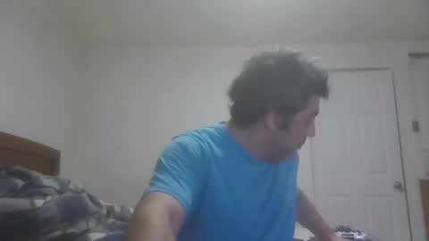 Snapshot of caravibugue chatting on 11/24/25, 08:03 caravibugue online show from 11/24/25, 08:03