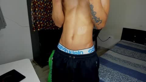 Snapshot of cardrey05 chatting on 10/15/25, 05:57 Carlos and Cristian online show from 10/15/25, 05:57