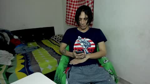 Snapshot of cardrey05 chatting on 05/18/26, 09:53 Carlos and Cristian online show from 05/18/26, 09:53