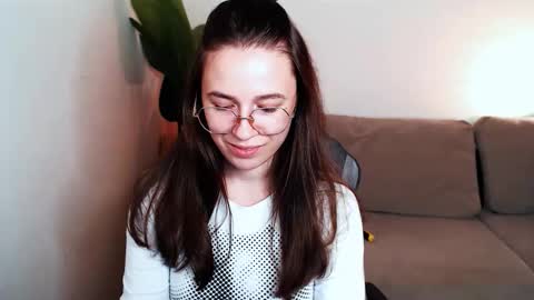 Mary online show from 11/21/25, 03:22