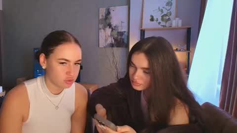 Snapshot of caressyourself chatting on 11/26/25, 07:42 caressyourself online show from 11/26/25, 07:42