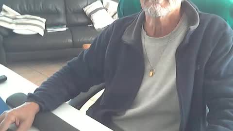 Snapshot of cargo69 chatting on 10/19/25, 11:44 cargo69 online show from 10/19/25, 11:44