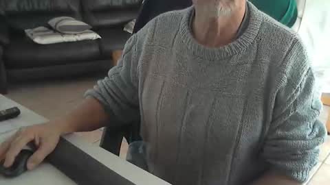 Snapshot of cargo69 chatting on 12/21/25, 11:39 cargo69 online show from 12/21/25, 11:39