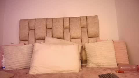 carina_lopezres online show from 06/30/26, 12:17