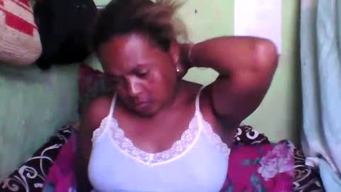Snapshot of carinesexy69 chatting on 12/12/24, 10:13 carinesexy69 online show from 12/12/24, 10:13