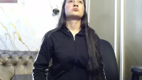 Carito online show from 11/04/25, 03:27