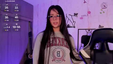 Snapshot of caritoo1 chatting on 11/09/25, 08:07 C A R O L I N A IG caroolina 19 online show from 11/09/25, 08:07