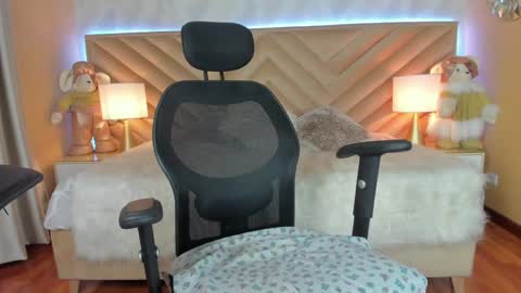 Carla Santini online show from 12/20/24, 10:11