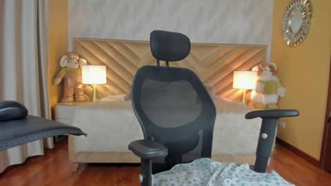 Carla Santini online show from 12/21/24, 11:56