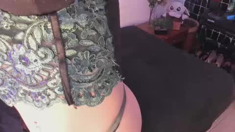 Snapshot of carla_smith__ chatting on 02/23/25, 02:51 Carla online show from 02/23/25, 02:51