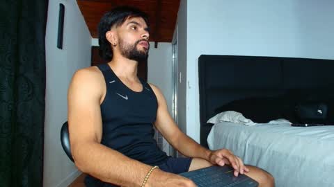 Snapshot of carlbadams96 chatting on 02/02/25, 02:17 sebasfit online show from 02/02/25, 02:17