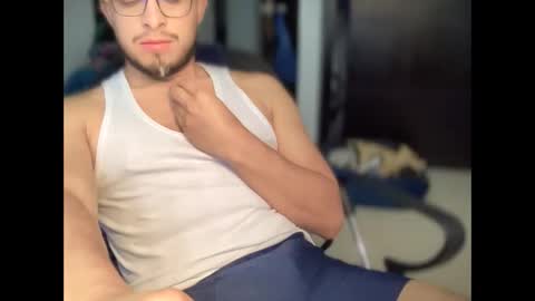 Snapshot of carlcarlinches4 chatting on 01/10/25, 08:37 carlcarlinches4 online show from 01/10/25, 08:37