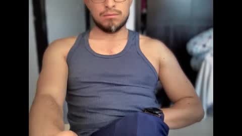 Snapshot of carlcarlinches4 chatting on 02/19/25, 04:11 carlcarlinches4 online show from 02/19/25, 04:11