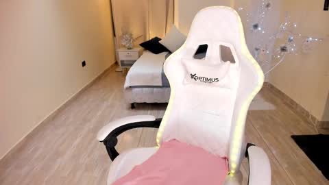 Alejandra online show from 12/22/24, 05:34