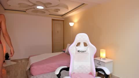 Alejandra online show from 02/15/25, 01:42