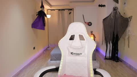 Alejandra online show from 10/22/25, 02:23