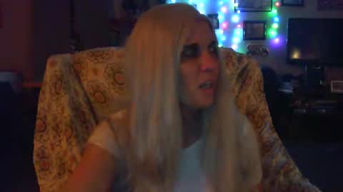 Snapshot of carleyquinn42183 chatting on 12/28/24, 10:58 Carley online show from 12/28/24, 10:58