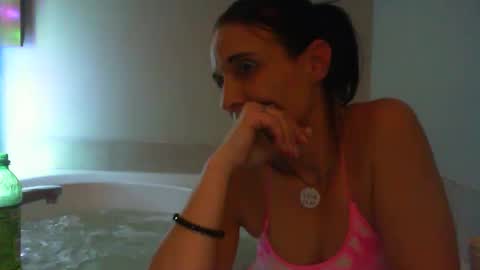 Snapshot of carleyquinn42183 chatting on 01/08/25, 06:31 Carley online show from 01/08/25, 06:31