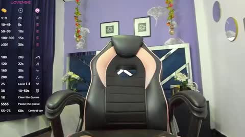 Snapshot of carlie_evans chatting on 01/05/25, 04:06 carlie Evans online show from 01/05/25, 04:06