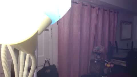 Snapshot of carliecreams chatting on 11/22/25, 03:16 Carlie online show from 11/22/25, 03:16