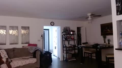 Snapshot of carliecreams chatting on 12/15/25, 11:36 Carlie online show from 12/15/25, 11:36