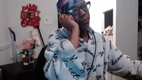 Snapshot of carliecreams chatting on 02/14/26, 05:15 Carlie online show from 02/14/26, 05:15