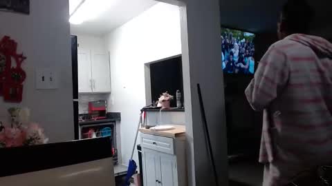 Snapshot of carliecreams chatting on 02/20/26, 01:02 Carlie online show from 02/20/26, 01:02