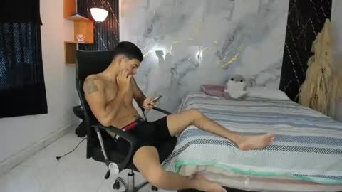 Snapshot of carlitosex09 chatting on 04/26/26, 03:10 master online show from 04/26/26, 03:10