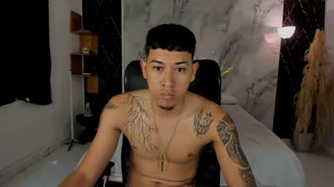 Snapshot of carlitosex09 chatting on 04/30/26, 10:47 master online show from 04/30/26, 10:47
