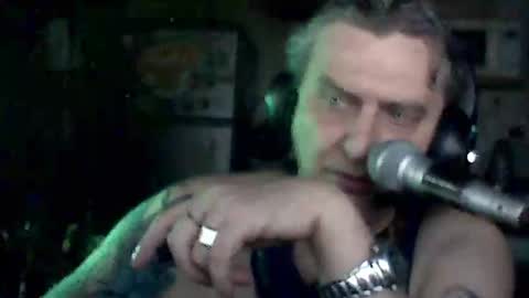 carlos712009 online show from 04/25/26, 07:44