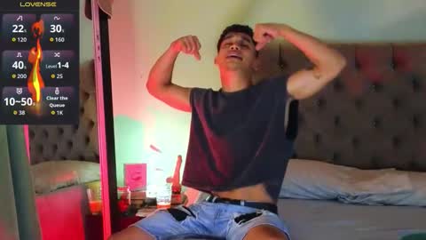 Snapshot of carloshero69 chatting on 12/18/25, 08:26 carloshero69 online show from 12/18/25, 08:26