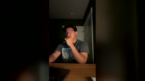 Snapshot of carlosjosecb1 chatting on 05/04/26, 05:25 carlos online show from 05/04/26, 05:25