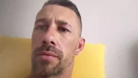 carlosrm440882 online show from 04/28/26, 02:00