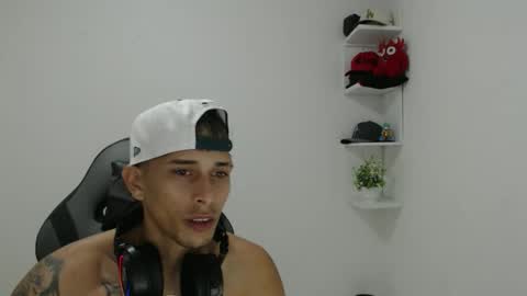 Snapshot of carlossmi01 chatting on 11/09/25, 02:54 carlossmi01 online show from 11/09/25, 02:54