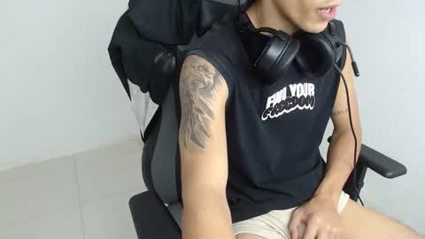 Snapshot of carlossmi01 chatting on 12/02/25, 04:46 carlossmi01 online show from 12/02/25, 04:46