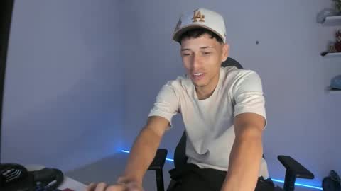 Snapshot of carlossmi01 chatting on 04/07/26, 01:22 carlossmi01 online show from 04/07/26, 01:22