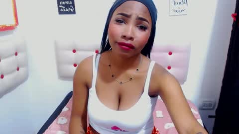 Snapshot of carlotadivaxxx chatting on 06/25/26, 04:11 CarlotaDivaxxx online show from 06/25/26, 04:11