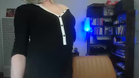 Snapshot of carlsgood chatting on 04/08/26, 10:15 Samantha Foxey online show from 04/08/26, 10:15