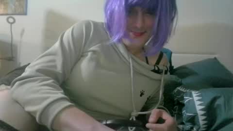 Snapshot of carlsgood chatting on 04/12/26, 01:27 Samantha Foxey online show from 04/12/26, 01:27