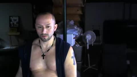 Snapshot of carltun1974 chatting on 12/16/24, 02:05 Carl online show from 12/16/24, 02:05