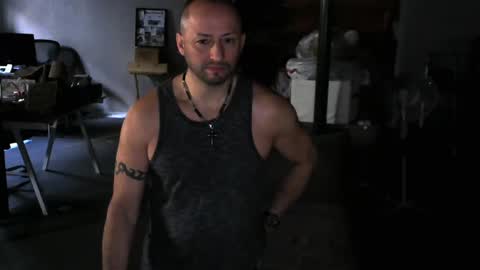 Snapshot of carltun1974 chatting on 12/17/24, 02:33 Carl online show from 12/17/24, 02:33