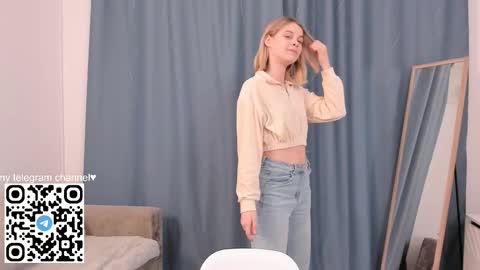 Snapshot of carmellasavina chatting on 03/18/26, 05:38 Alice online show from 03/18/26, 05:38