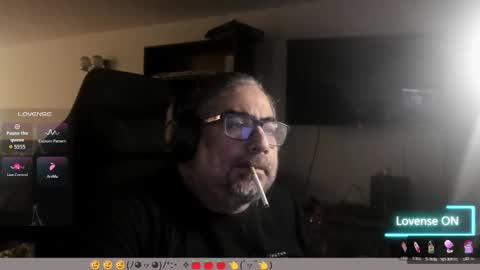 Snapshot of carmelo_devitto chatting on 03/17/26, 06:06 soy Batman online show from 03/17/26, 06:06