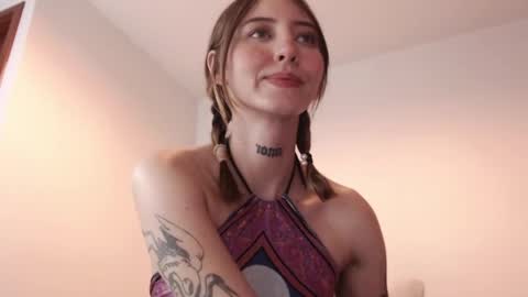 Snapshot of carmennrusso chatting on 01/31/25, 11:24 carmennrusso online show from 01/31/25, 11:24