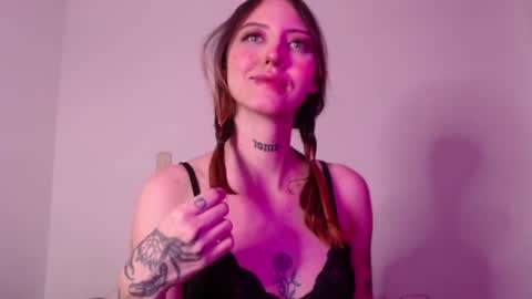 Snapshot of carmennrusso chatting on 10/17/25, 11:40 carmennrusso online show from 10/17/25, 11:40