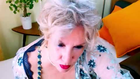Snapshot of carmenrossi chatting on 10/10/25, 07:29 Carmen online show from 10/10/25, 07:29