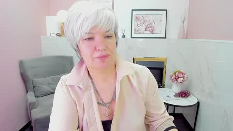 Snapshot of carmensoft chatting on 01/08/25, 02:57 Carmen online show from 01/08/25, 02:57